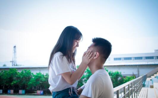 怎么挽回一个女人的心？死心的女人该怎么挽回